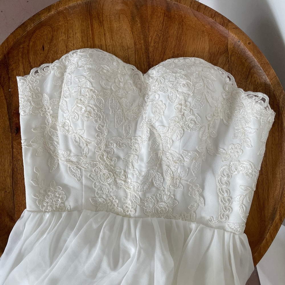 Chiffon Strapless Sweetheart Neckline Sheath Wedding Dresses With Lace Appliques